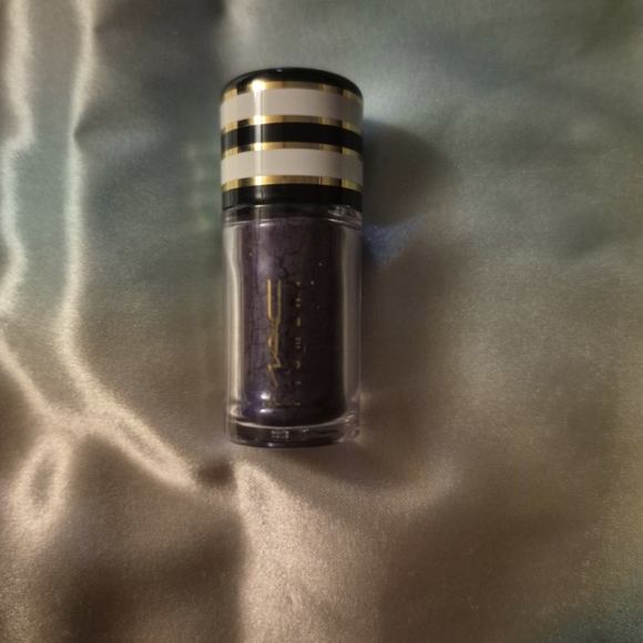 MAC COSMETICS PIGMENT PUSH THE EDGE DISCONTINUED!!! - Picture 1 of 3